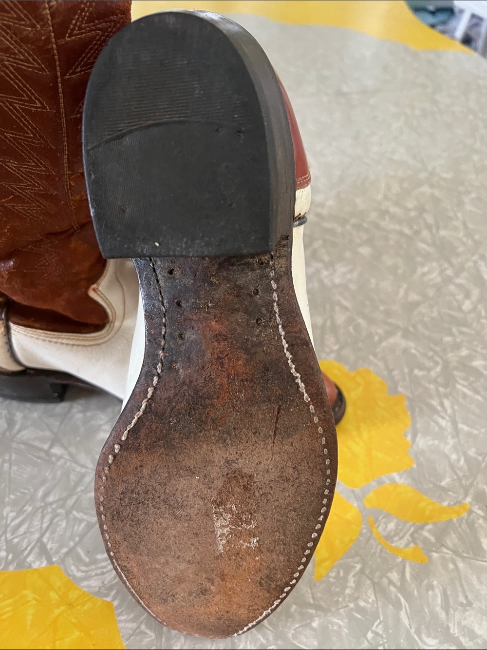 Two-Tone Brown and White vintage Cowboy Boots. Donating to cancer shop 7/14 - Picture 6 of 15